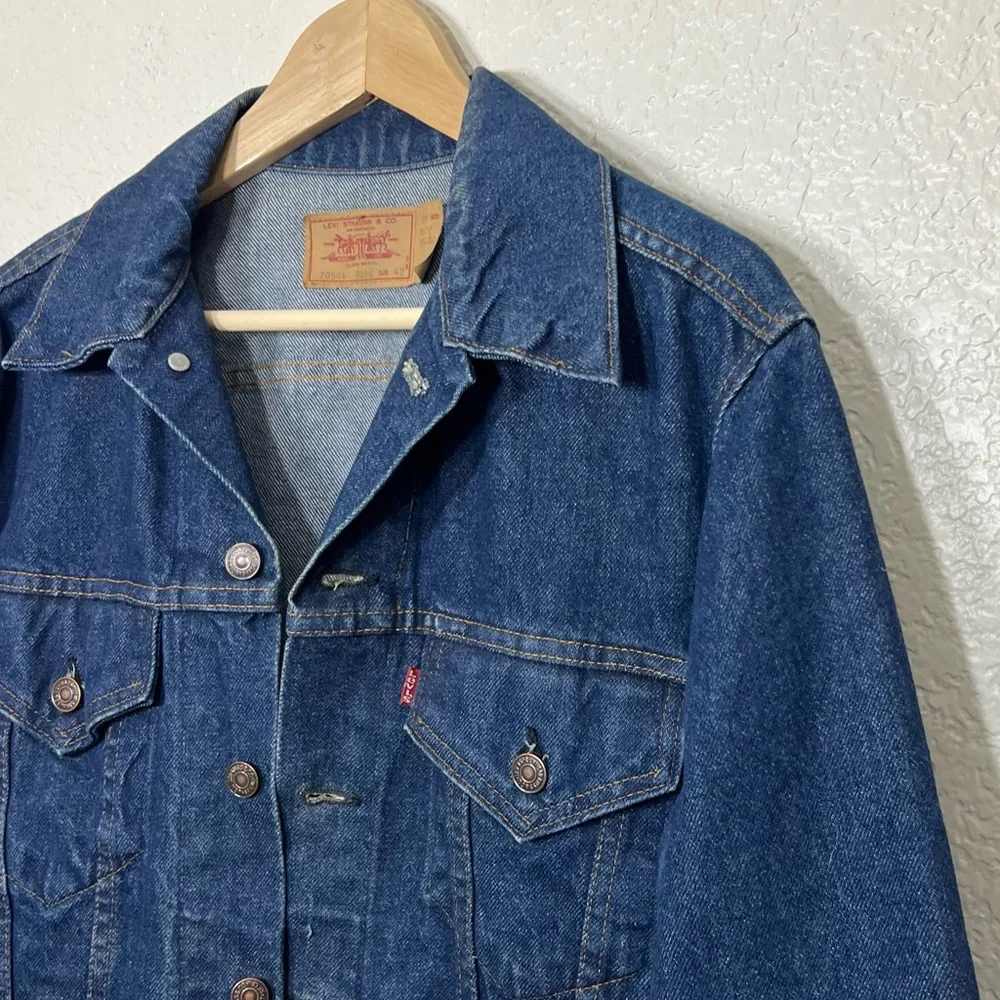 Vintage 80’s Levi’s Trucker Jean Jacket Denim Blue Style 70506 Size 42